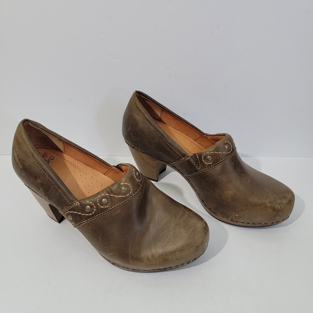 DANSKO "Ryder" Brown Distressed Leather Women's Clog Sz 41/US 10/5-11
